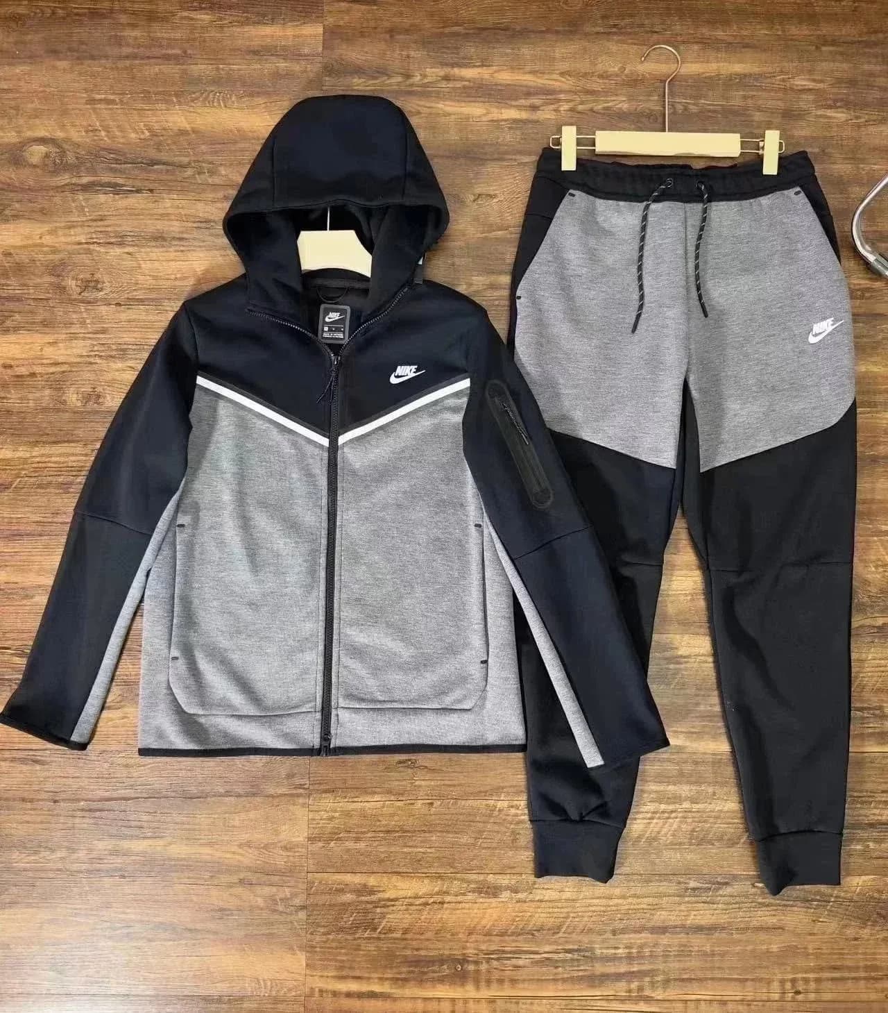 Nike Tech Fleece