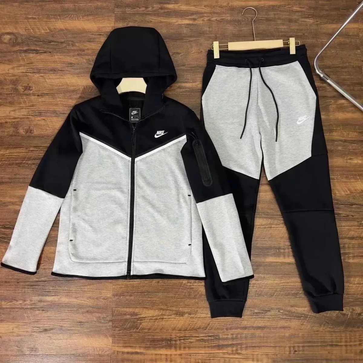 Nike Tech Fleece