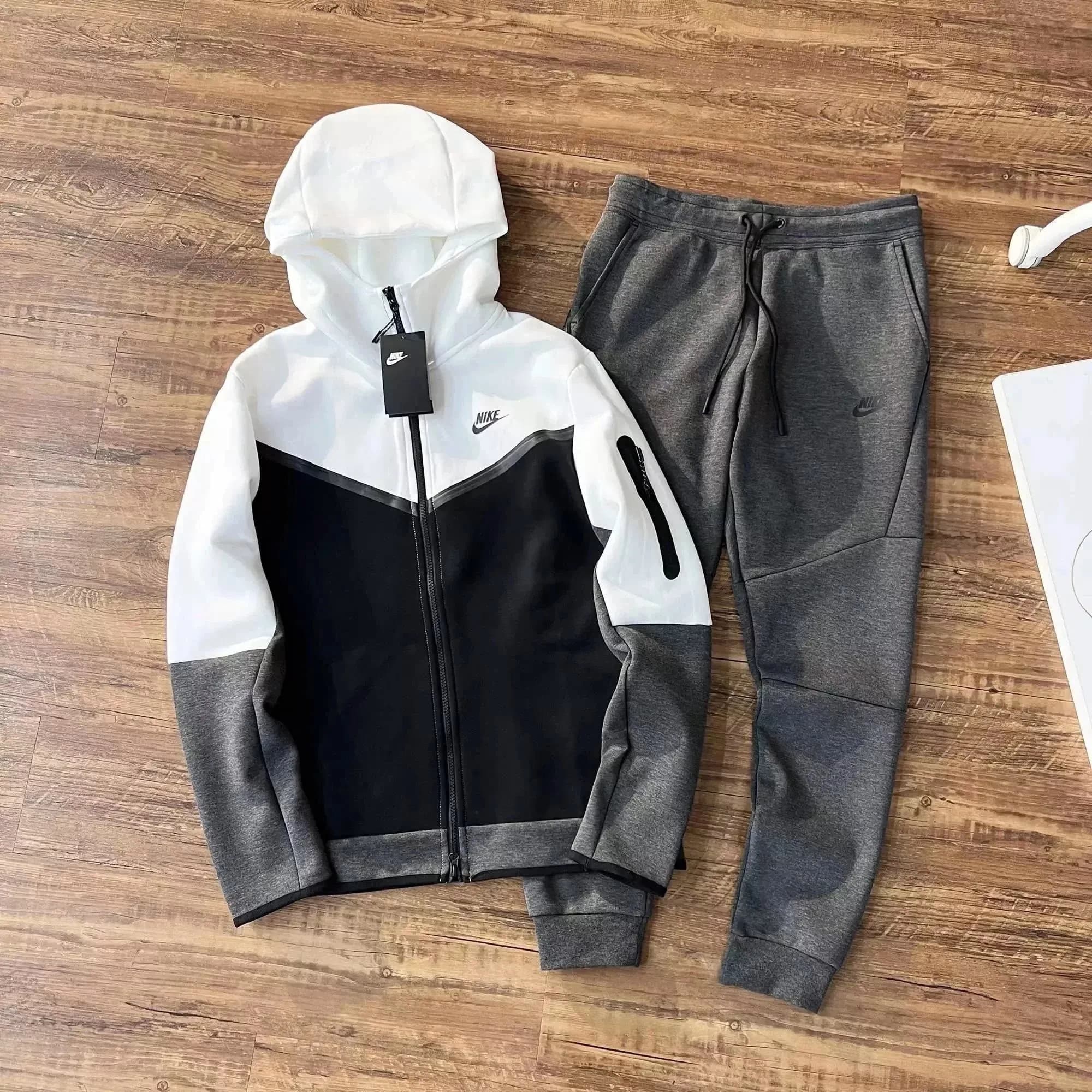Nike Tech Fleece